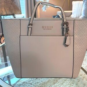 Guess White purse with key chain large